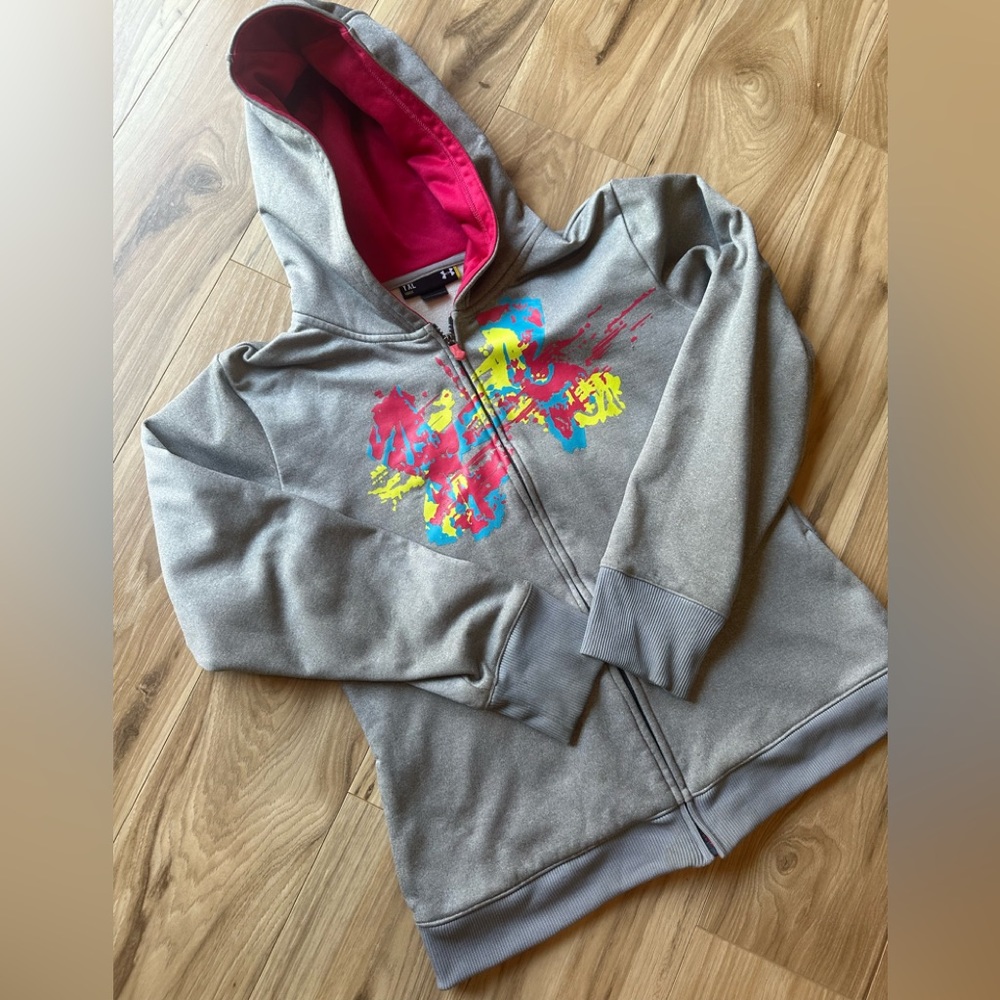 Youth extra large Under Armour hoodie.  Euc.